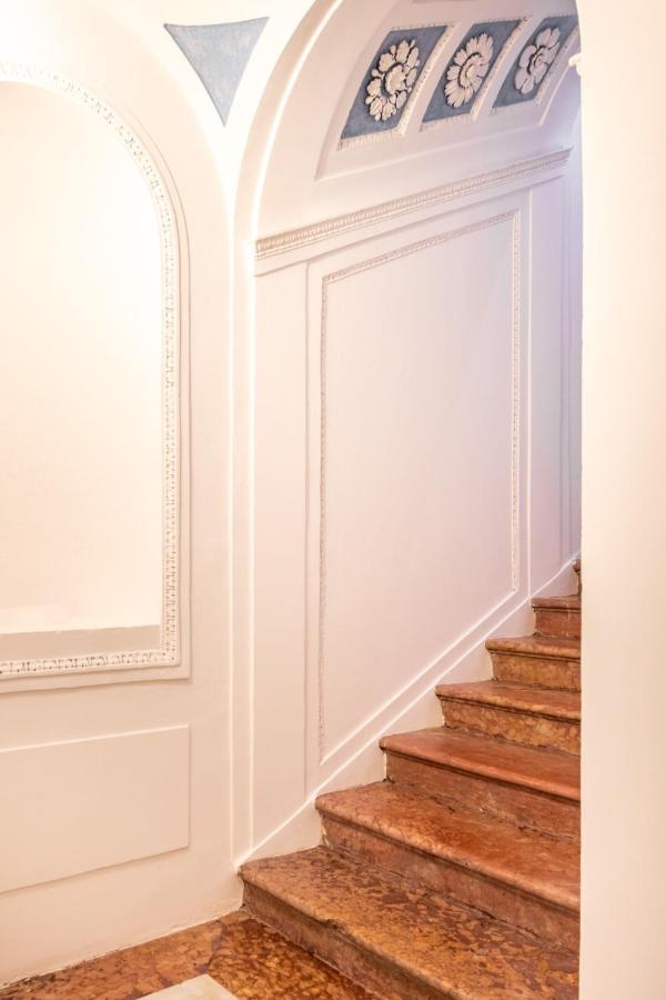 Moncada Suites & Apartments Palermo Buitenkant foto